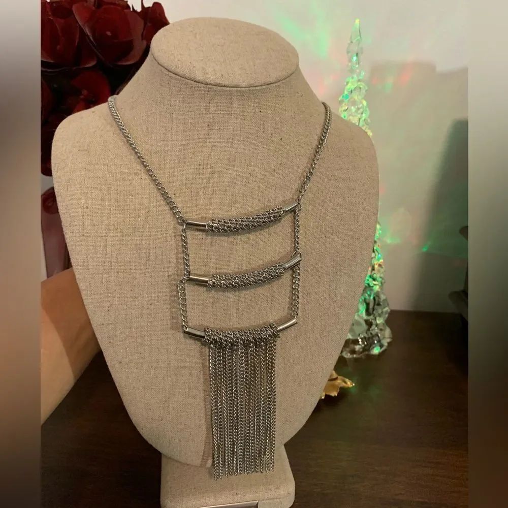 🆕 STEVE MADDEN LONG SILVERTONE NECKLACE